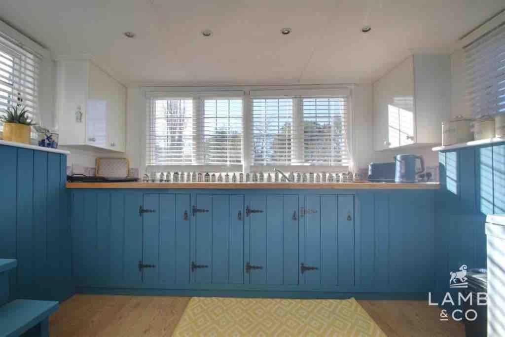 Toosey Lass - St Osyth Creek Saint Osyth Extérieur photo