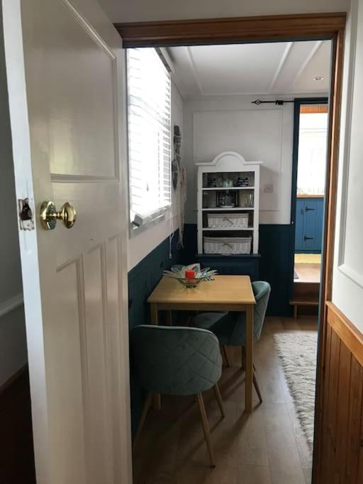 Toosey Lass - St Osyth Creek Saint Osyth Extérieur photo