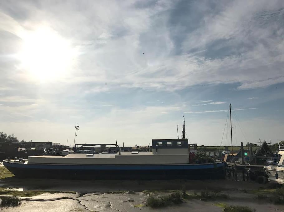 Toosey Lass - St Osyth Creek Saint Osyth Extérieur photo