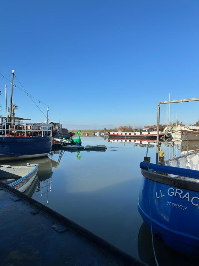 Toosey Lass - St Osyth Creek Saint Osyth Extérieur photo