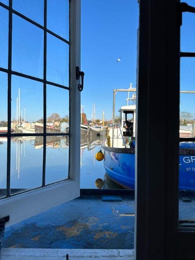 Toosey Lass - St Osyth Creek Saint Osyth Extérieur photo